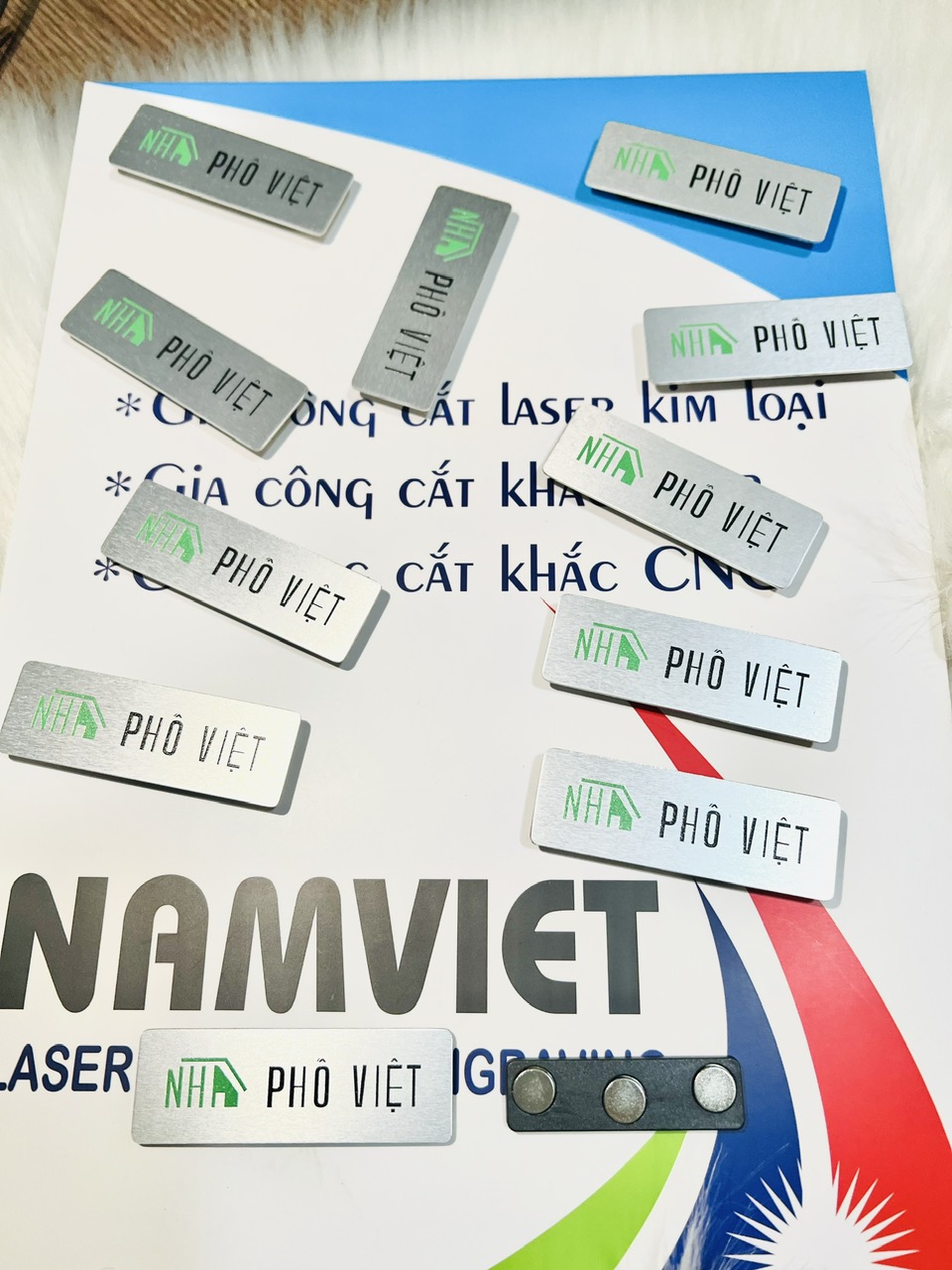 NHẬN CUNG CẤP BẢNG TÊN CÁ NHÂN, NHÂN VIÊN, CÔNG TY, DOANH NGHIỆP, TRƯỜNG HỌC THEO YÊU CẦU